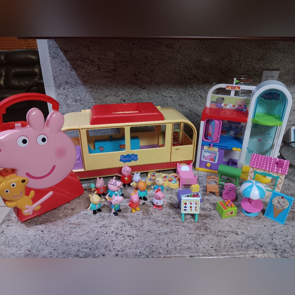 Huge Peppa Pig Character Playsets Lot Of Figures And Accessories Camper, Mall ++